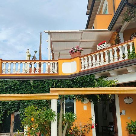 B&B "Raggio Di Sole" Le Castella  Eksteriør bilde