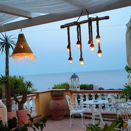 B&B "Raggio Di Sole" Le Castella  Eksteriør bilde