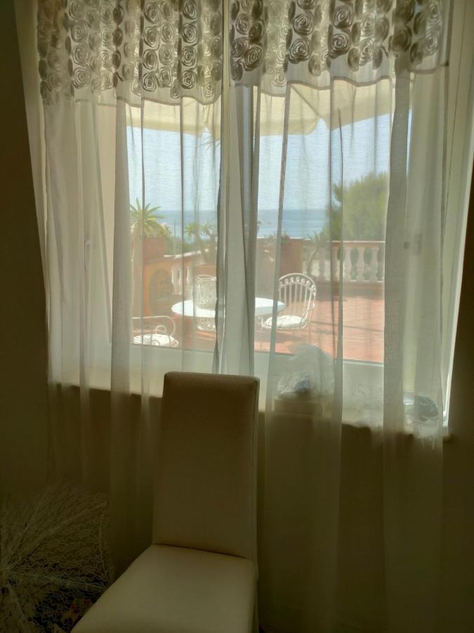 B&B "Raggio Di Sole" Le Castella  Eksteriør bilde