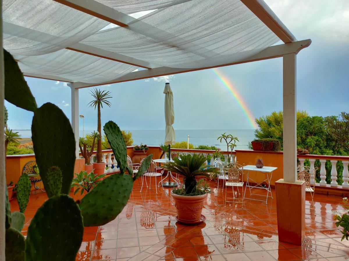 B&B "Raggio Di Sole" Le Castella  Eksteriør bilde