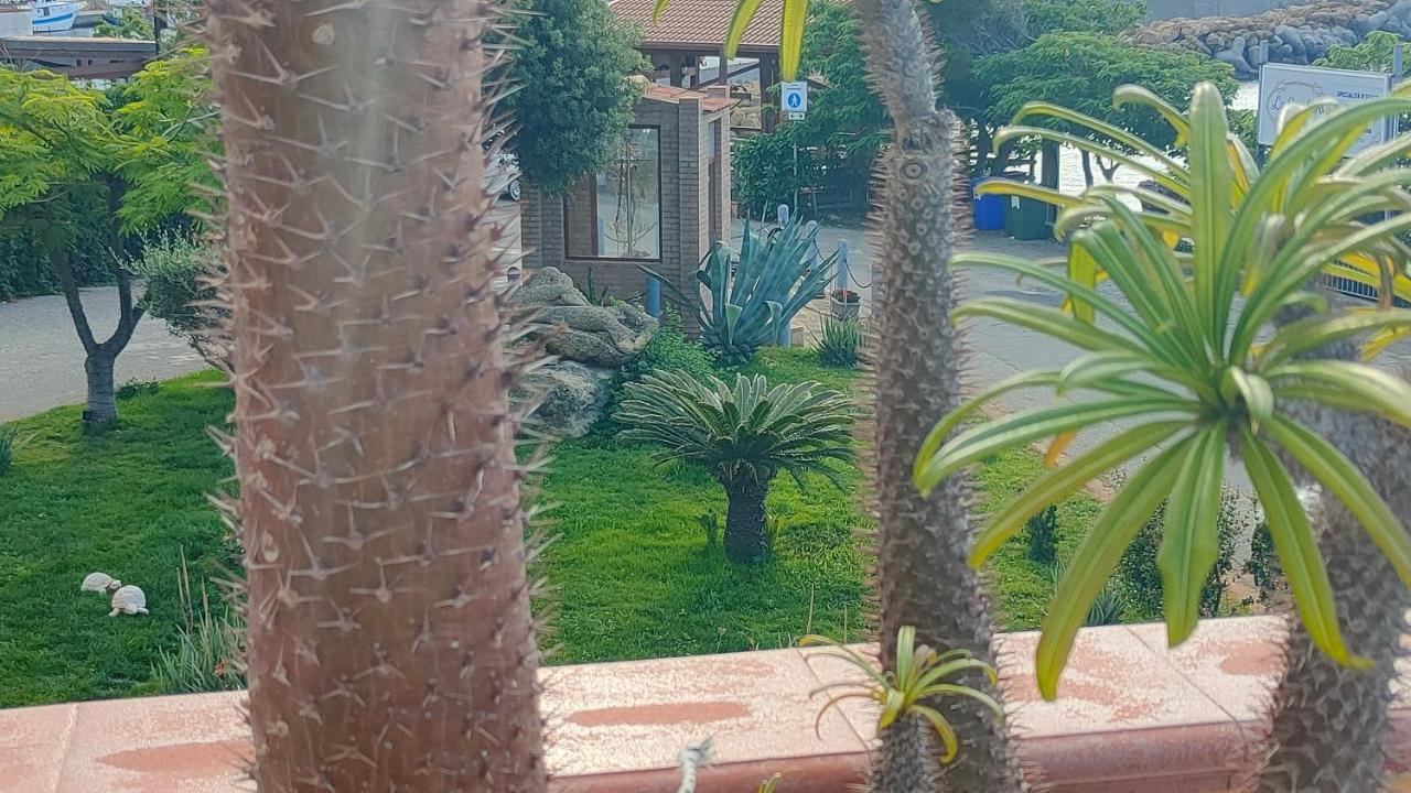 B&B "Raggio Di Sole" Le Castella  Eksteriør bilde