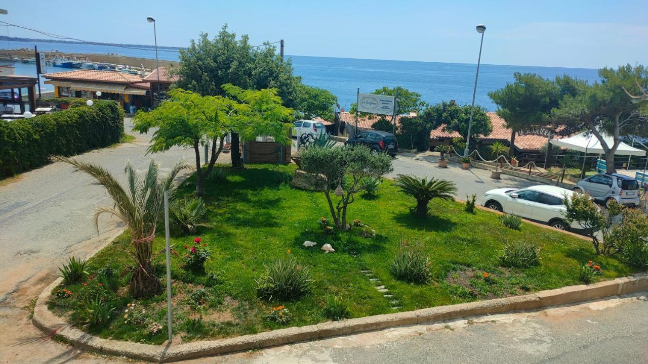 B&B "Raggio Di Sole" Le Castella  Eksteriør bilde