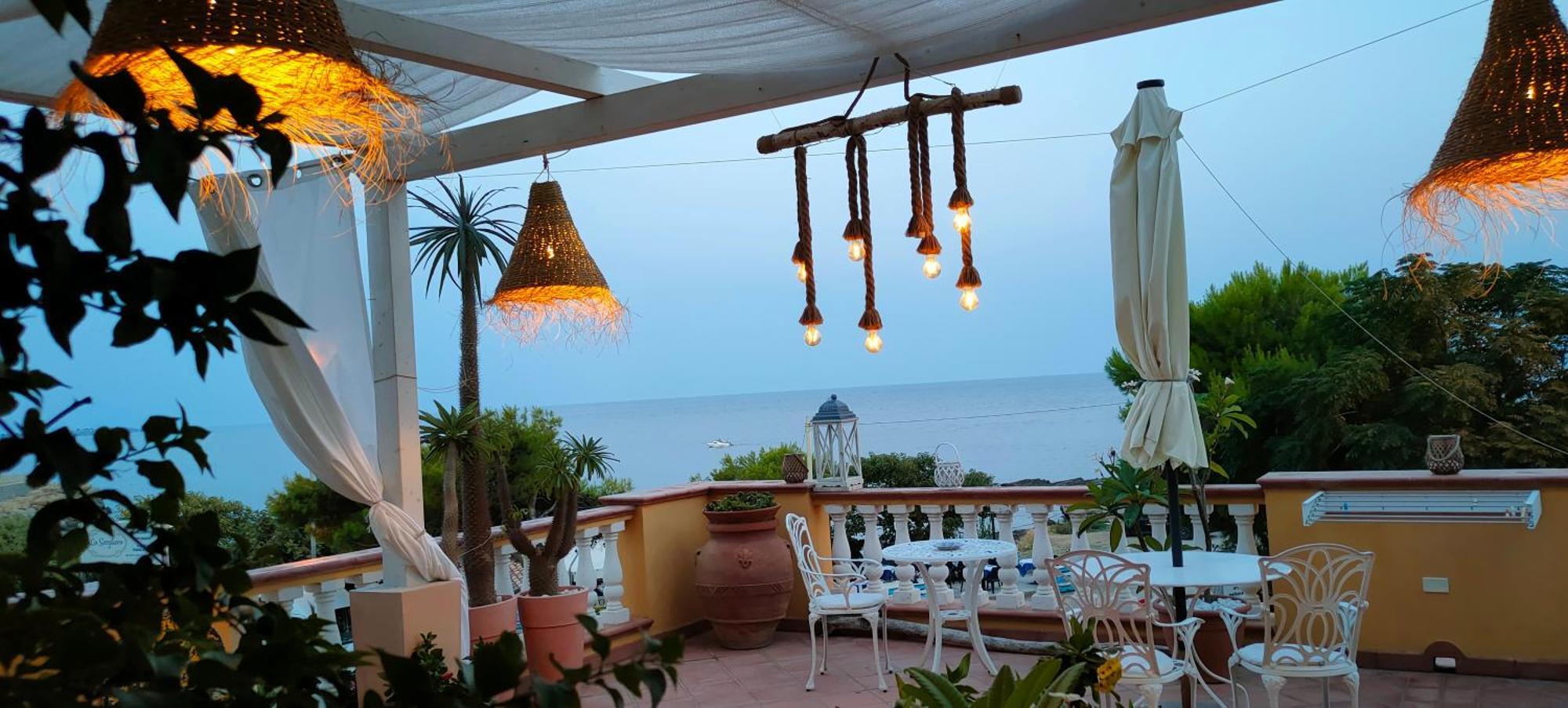 B&B "Raggio Di Sole" Le Castella  Eksteriør bilde