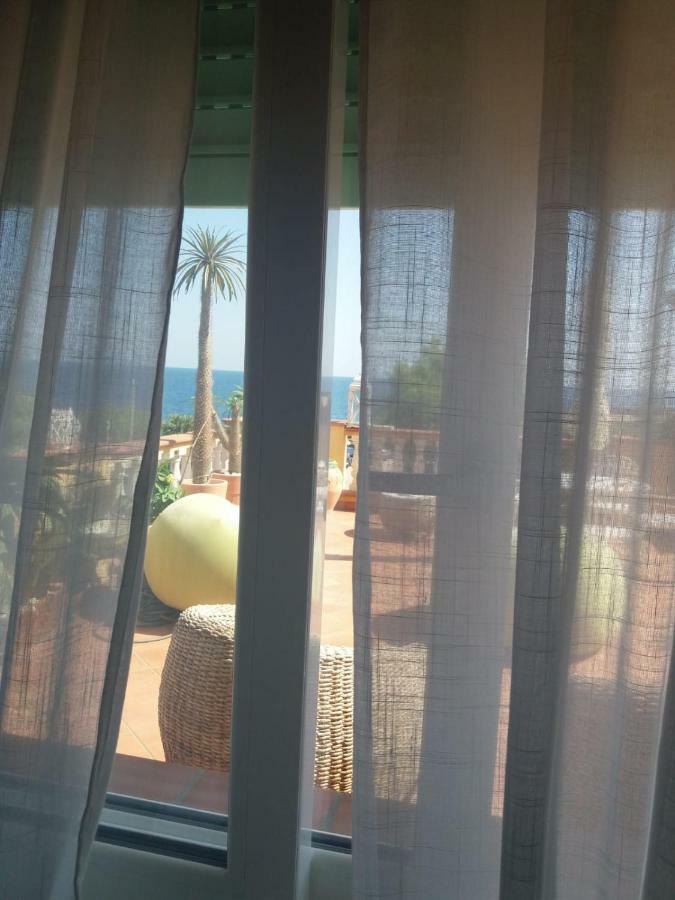 B&B "Raggio Di Sole" Le Castella  Eksteriør bilde