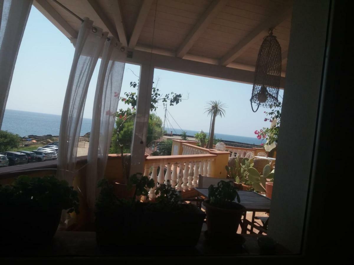 B&B "Raggio Di Sole" Le Castella  Eksteriør bilde